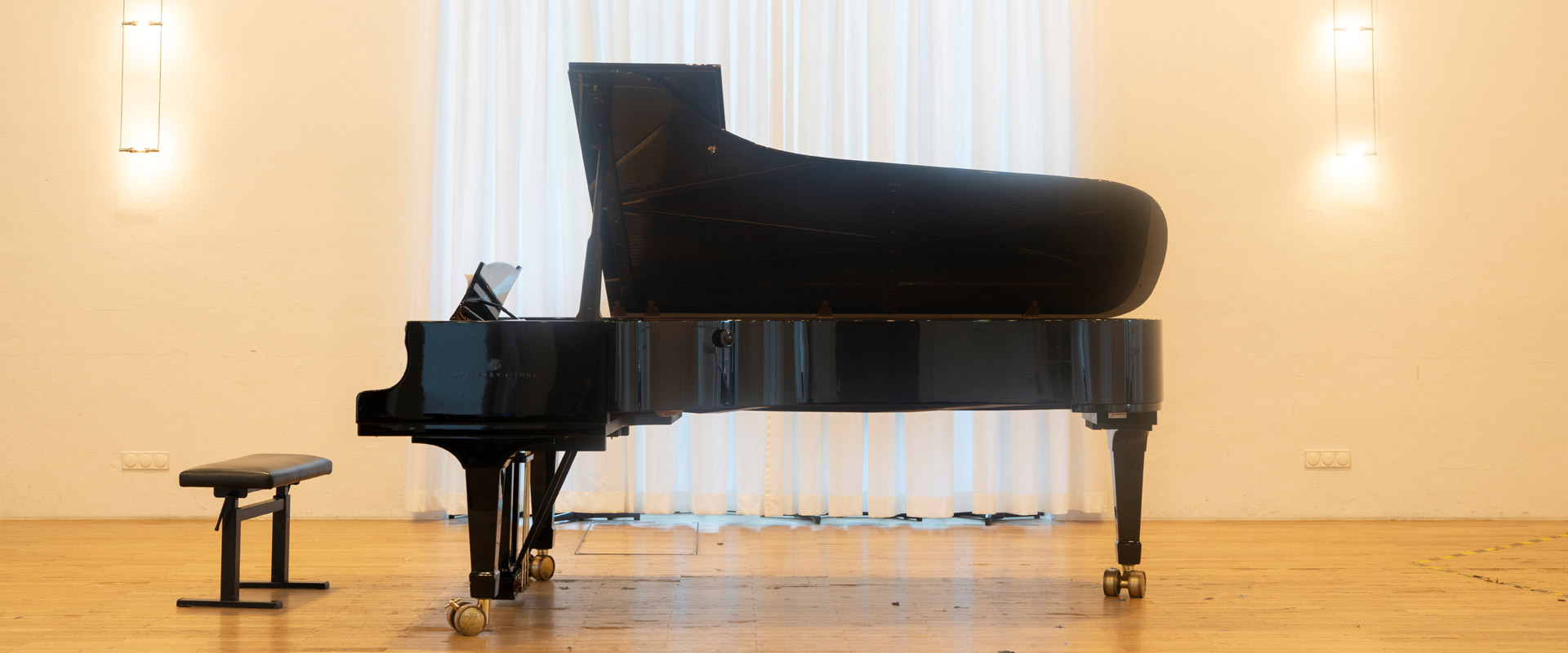 header-instrumentenfonds-1920x800-fluegel